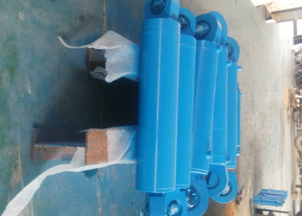 裝卸大型液壓油缸時(shí)的注意事項(xiàng) 山東液壓油缸